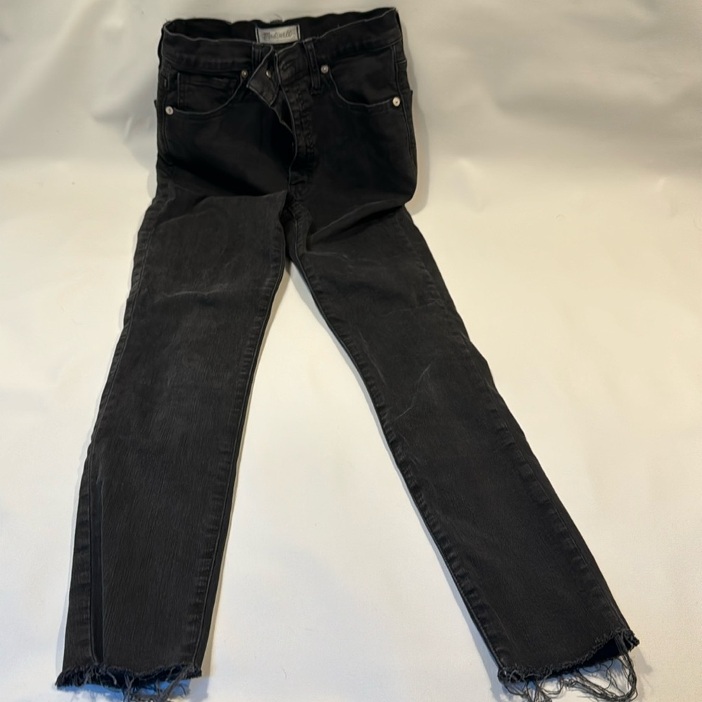 Black denium Madewell skinny jeans. 11” high-rise skinny